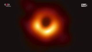 La prima foto di un buco nero lastrofisico Balbi quotVediamo loggetto più misterioso delluniversoquot [upl. by Akemeuwkuhc859]