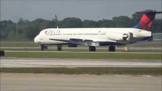 HD INSANE REVERSE THRUST Delta Airlines MD88 landing in Sarasota Airport [upl. by Dnaleel]