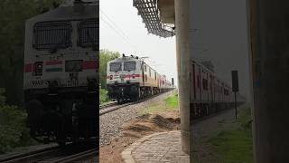 12979 Bandra TerminusJaipur SF Express Crossing at beautiful morning 855am at Sitapura Jaipur 🔥 [upl. by Allebara]