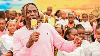 Gospel Artist JABIDII performs Kanyaga Lami Bila Jasho amp other favorites at school on closing day [upl. by Bourke984]