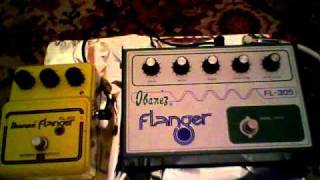 vintage Ibanez Flanger FL305 vs vintage Ibanez Flanger FL303 [upl. by Vernier263]