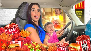 24 HORAS PIDIENDO LA COMIDA MAS PICANTE DE LOS DRIVE THRU Manejamos fuera de la Ciudad [upl. by Ellynad470]