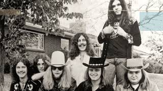 LYNYRD SKYNYRD quotSIMPLE MANquot LYRICS INCLUDED 8131973 HD HQ 1080p [upl. by Craig]