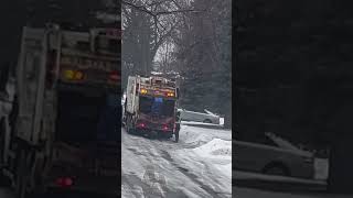 Despite the cold weather the garbage truck is here 👍👍 automobile garbagetruck canada quebec [upl. by Panayiotis876]