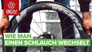 Wie man einen platten Reifen wechselt  Schlauchwechsel am Fahrrad [upl. by Farlie]