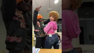 twerking  How to twerk with KaleilaJordan [upl. by Bail]