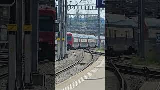 Winterthur Bahnhof beim Züge im Sommer [upl. by Brunella]