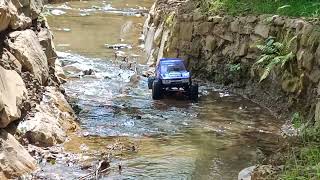 Axial Scx6 river fun Proline Cliffhanger body [upl. by Ajit]