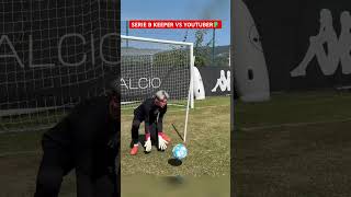 PORTIERE PROFESSIONISTA vs YOUTUBER🤯🧤 shorts [upl. by Ettevol952]