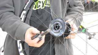 How to assemble and disassemble an ethirteen wheel hub [upl. by Darice]