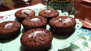 How to Make Carob Cupcakes IN A TOASTER OVEN  見て！見て！ [upl. by Etnuahc]