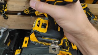 Шуруповерт DeWALT DCD800 NEW с ANTIROTATION [upl. by Najtsirk818]