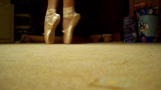 Pointe practising on Bloch TMT [upl. by Gotcher145]