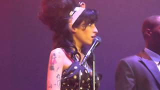 Amy Winehouse wishes fan a happy birthday  26th Nov 2007  Brighton Centre [upl. by Eneryt]