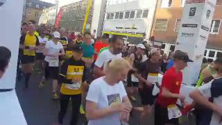 Start der Halbmarathonis bim BonnMarathon [upl. by Alius]