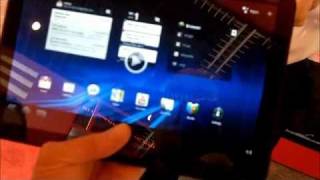 Motorola Xoom and Android 30 Video Demo CES 2011 [upl. by Isabelle]