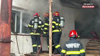 Incendiu de amploare la o fabrica din Bucov [upl. by Ponton]