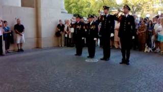 The Last Post Menin gate in Ypres De Laatste Post Menenpoort Ieper vrijdag 14 augustus 2009 [upl. by Ojahtnamas]