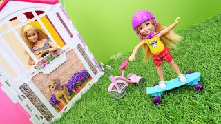 Un monopatín nuevo de Evi Juegos con muñecos Barbie y Ken [upl. by Ingalls]