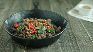 korean food how to make bulgogi recipe 불고기 korean style barbecued beef [upl. by Anahsor553]