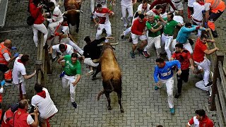 Plusieurs personnes encornées à la San Fermin en Espagne [upl. by Kristen]