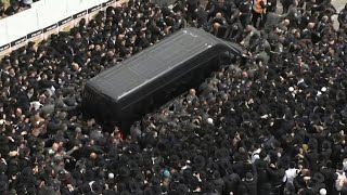 Funeral do influente rabino reúne multidão em Israel  AFP [upl. by Iramaj]