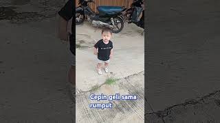 baby cepin geli sama rumput langsung kabur [upl. by Avehs170]