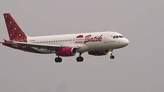 BATIK AIR VS CITILINK ADU MEKANIK BAGUS YANG MANA markaspesawat plane helicopter pesawat [upl. by Beesley]