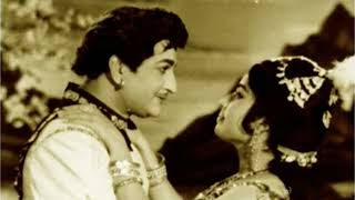 వయసు మళ్ళిన బుల్లోడా  Vayasu Mallina Bulloda  Song  Kathanayakudu 1969 [upl. by Nilkcaj]