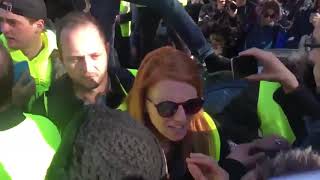 Ingrid Levavasseur insultée  manifestation des gilets jaunes vidéo [upl. by Niwri393]