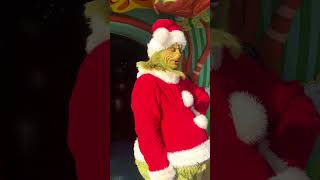 AN ICONIC ENTRANCE FROM THE GRINCH AT UNIVERSAL STUDIOS ORLANDO  GRINCHMAS [upl. by Seeto754]