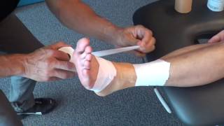 Taping Athlétique de la Cheville  Accès Physio [upl. by Naniac880]