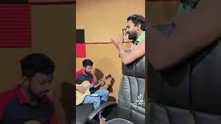 මේවා ලයිව් කියන්න හැමෝටම බෑ 😍❤️ Thahanan Dan Mata Oyage  Viraj Perera Live Acoustic virajperera [upl. by Lrac672]