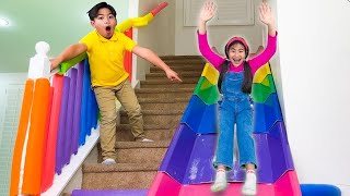 Aventura y Juguetes Eric Jannie Charlotte y Tobogán de Escaleras en Casa 🌈🛝 Diversión para Niños [upl. by Corry199]