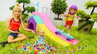 Barbie le regala a Chelsea un monopatín Vídeo infantil [upl. by Sapphera]