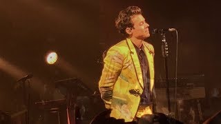 Harry Styles making crowd sing kiwi WHOLE HALL SINGS in Melbourne 2017 [upl. by Yup]