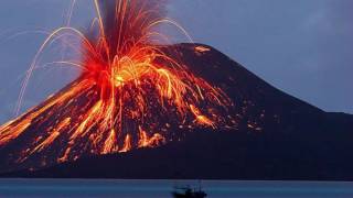 Los VOLCANES 🌋 más BONITOS del planeta  Top volvanes [upl. by Sirahc945]