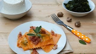 Ravioli ricotta e spinaci colorati di rosso  Ricette che Passione [upl. by Illoh]