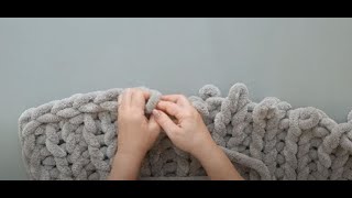 HAND KNIT A CHUNKY BLANKETBECOZI PLUSH CHENILLESINGLE RIB [upl. by Elinnet]