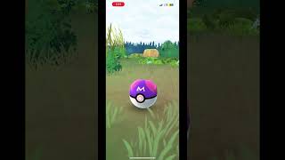 Catching galarian moltress during Mankey comm day in Pokemon go [upl. by Ingar]