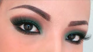 Simple Green Smokey Eye Tutorial [upl. by Sauls503]