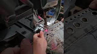 Clothes eyelet hole riveting machine [upl. by Nolava]