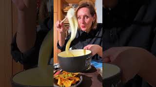 Nachos met fonduekaas en wintertruffel 🧀  Sofie Dumont shorts [upl. by Attinahs]