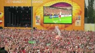 Gol Robert Lewandowski Mecz Euro2012 Polska  Grecja Kibice w Strefie Kibica Fanzone w Gdańsku [upl. by Arun]