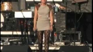 Robyn live Pitchfork Festival 05 with every heartbeat [upl. by Abdul974]