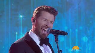 Brett Eldredge sings holiday tune ‘Glow’ [upl. by Fokos960]