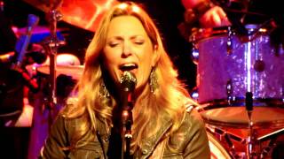 Tedeschi Trucks 102511 Everybodys Talkin [upl. by Asik740]