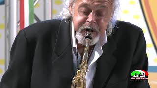 FIORENZO TASSINARI ASSOLO SAX SHOW dal vivo italianissima veryitaliantv [upl. by Nerahs]