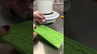 How to take the fondant out of the mold [upl. by Rachelle]