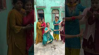 dance khesariyakibetisapanwameaatihai bhojpuri pyarparsokekailnarahekhesarilalsong [upl. by Arted486]